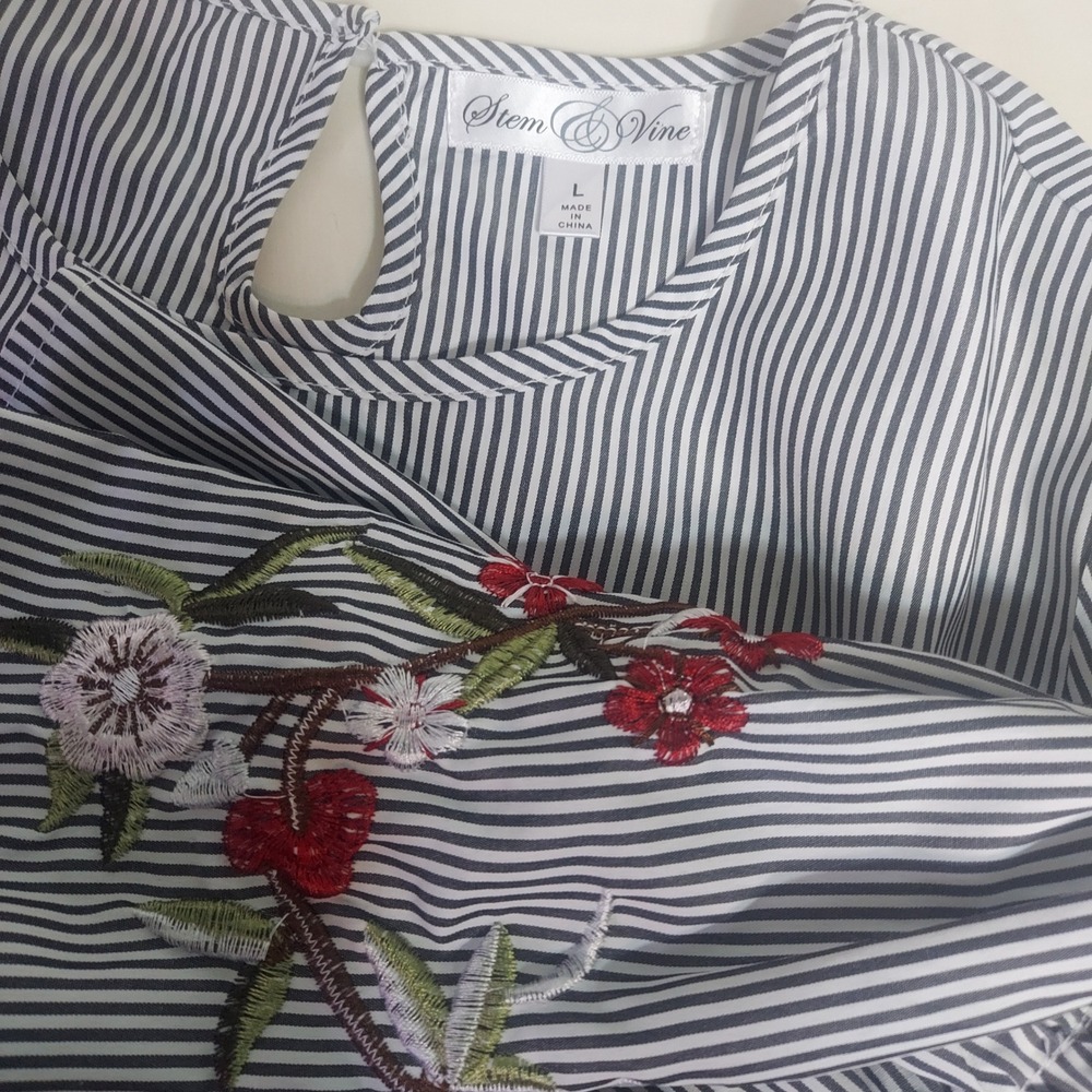 Stem & Vine Striped Floral Embroidered Bell Sleeve Blouse Womens Size L